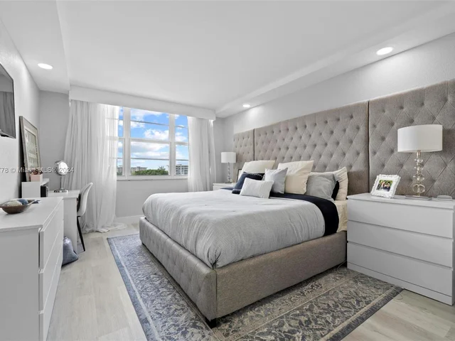 3095 N Course Dr # 602, Pompano Beach FL 33069