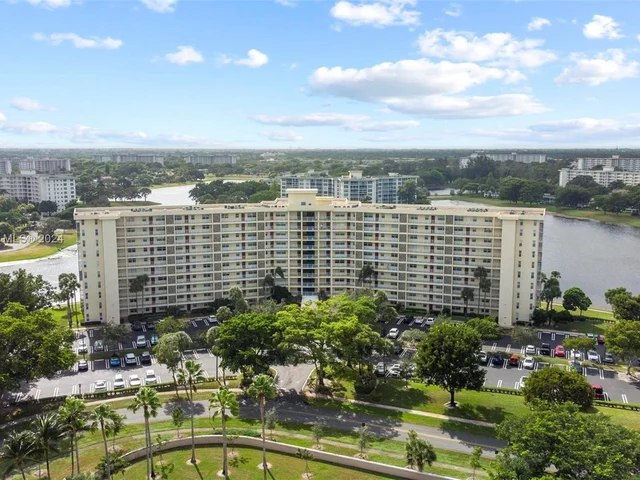 3095 N Course Dr # 602, Pompano Beach FL 33069