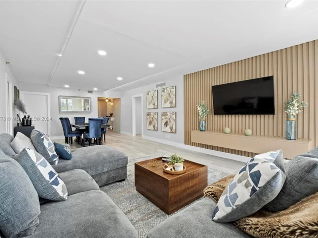 3095 N Course Dr # 602, Pompano Beach FL 33069