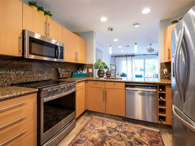 2004 Riverside Pl # 5, Wilton Manors FL 33305