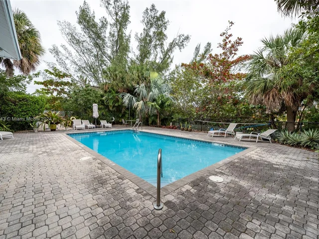 2004 Riverside Pl # 5, Wilton Manors FL 33305