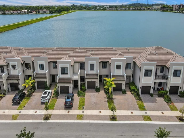 20540 NE 5th Pl # 20540, Miami FL 33179