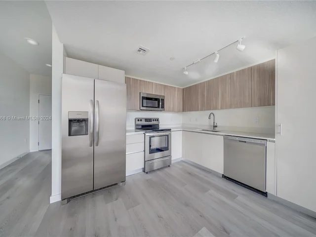 8175 NW 107th Ct # 307, Doral FL 33178