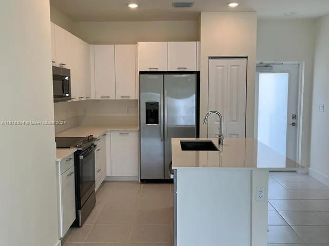8167 NW 41st St # 309, Doral FL 33166