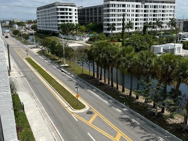 8167 NW 41st St # 309, Doral FL 33166