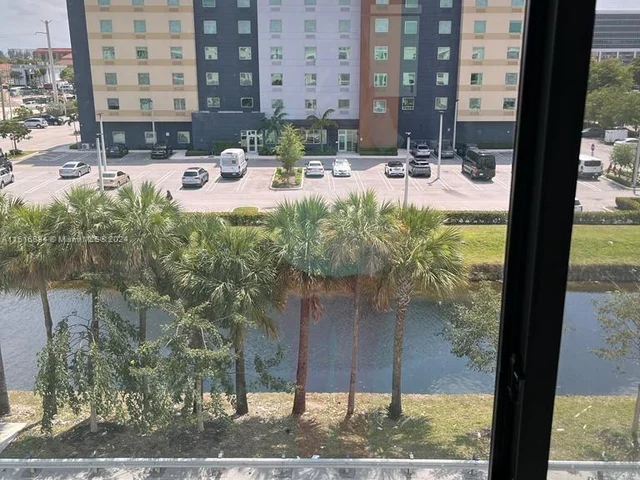 8167 NW 41st St # 309, Doral FL 33166