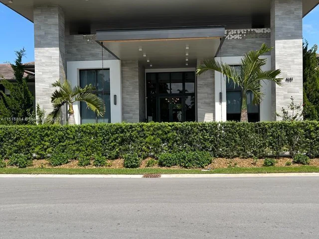 8167 NW 41st St # 309, Doral FL 33166