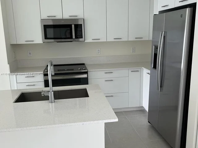 8167 NW 41st St # 309, Doral FL 33166