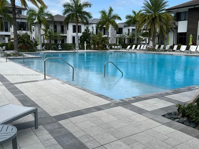 8167 NW 41st St # 309, Doral FL 33166