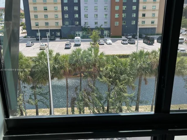 8167 NW 41st St # 309, Doral FL 33166