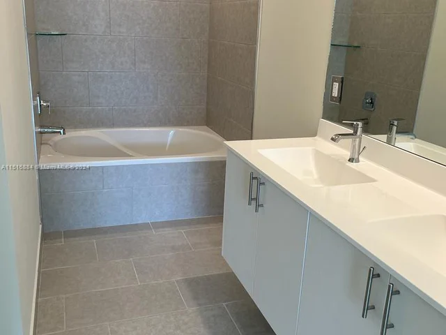 8167 NW 41st St # 309, Doral FL 33166