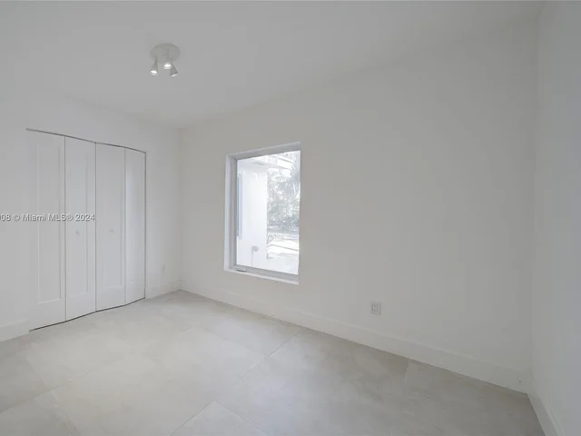 2020 Alamanda Dr # 2020, North Miami FL 33181