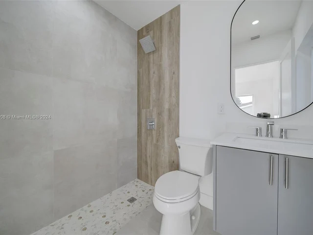 2020 Alamanda Dr # 2020, North Miami FL 33181