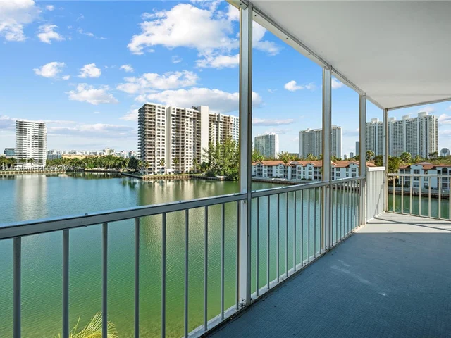 2999 Point East Dr # C514, Aventura FL 33160