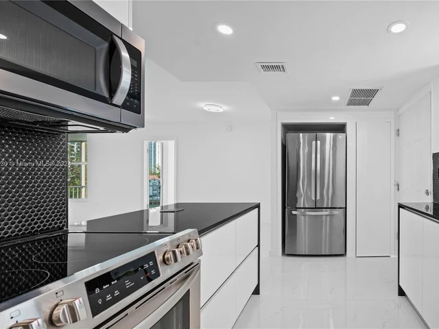 2999 Point East Dr # C514, Aventura FL 33160