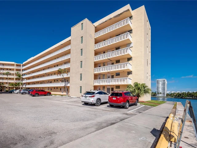 2999 Point East Dr # C514, Aventura FL 33160