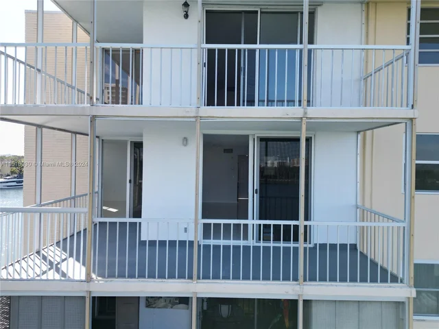 2999 Point East Dr # C514, Aventura FL 33160