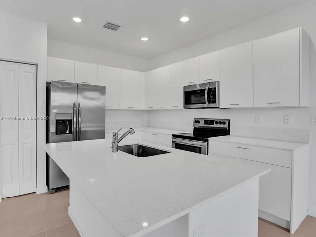 2411 NW 131 CIR, Miami FL 33167