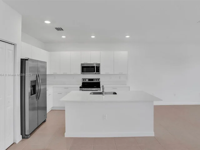 2411 NW 131 CIR, Miami FL 33167