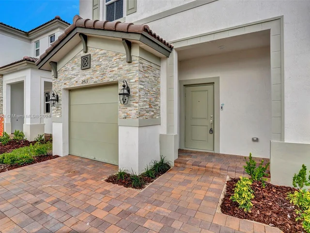 2411 NW 131 CIR, Miami FL 33167