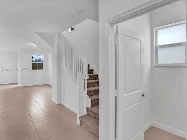 2411 NW 131 CIR, Miami FL 33167