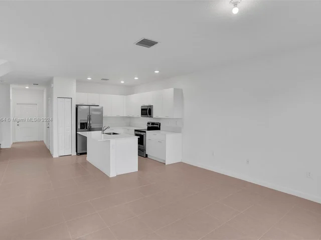 2411 NW 131 CIR, Miami FL 33167