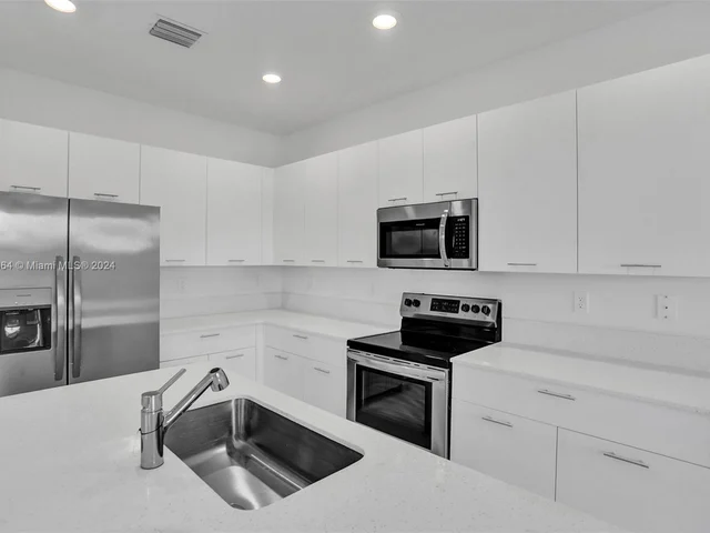 2411 NW 131 CIR, Miami FL 33167