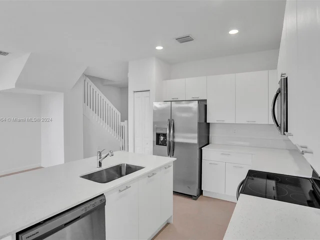 2411 NW 131 CIR, Miami FL 33167