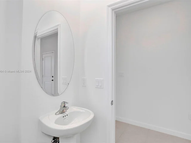 2411 NW 131 CIR, Miami FL 33167