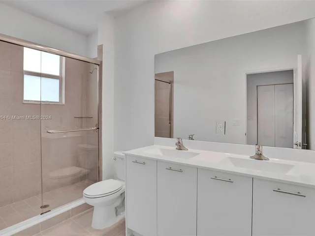 2411 NW 131 CIR, Miami FL 33167