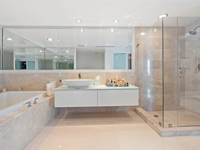 17001 Collins Ave # 2501, Sunny Isles Beach FL 33160