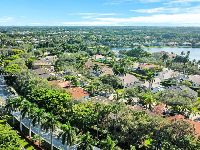 1470 Lantana Ct, Weston FL 33326