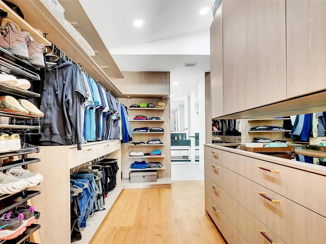 1470 Lantana Ct, Weston FL 33326