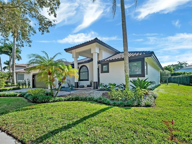 1470 Lantana Ct, Weston FL 33326