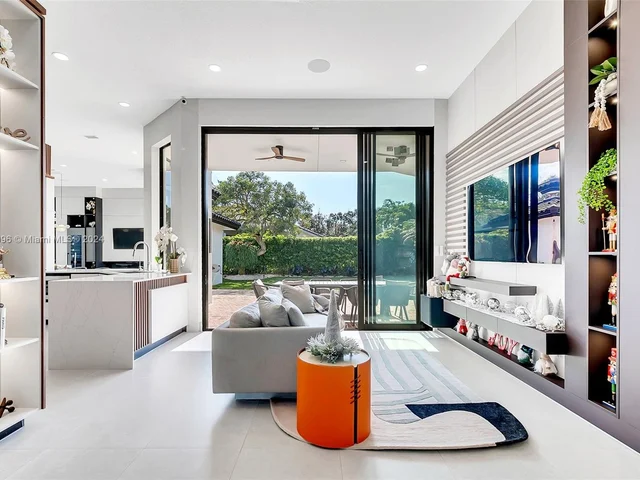 1470 Lantana Ct, Weston FL 33326