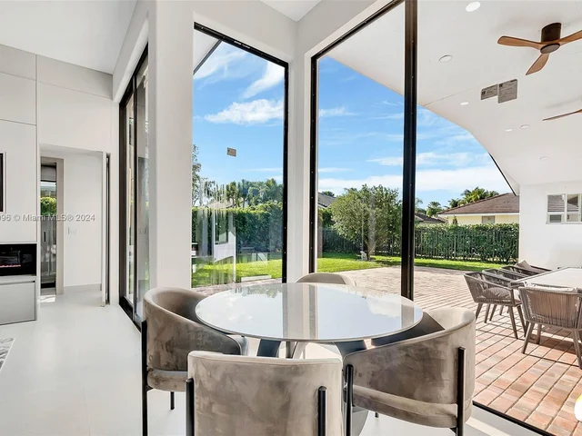 1470 Lantana Ct, Weston FL 33326