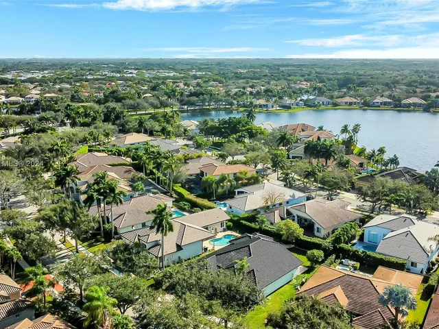 1470 Lantana Ct, Weston FL 33326