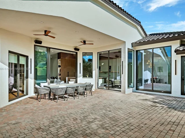 1470 Lantana Ct, Weston FL 33326