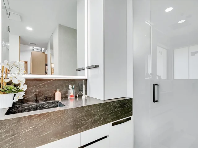 1470 Lantana Ct, Weston FL 33326