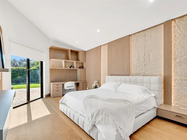 1470 Lantana Ct, Weston FL 33326