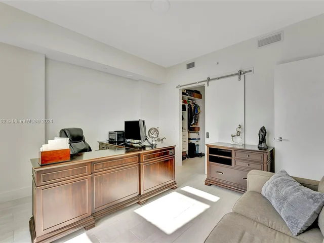 2000 Metropica Way # 1906, Sunrise FL 33323