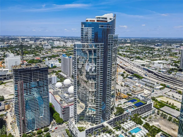 851 NE 1st Ave # 806, Miami FL 33132