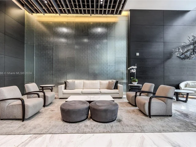 851 NE 1st Ave # 806, Miami FL 33132