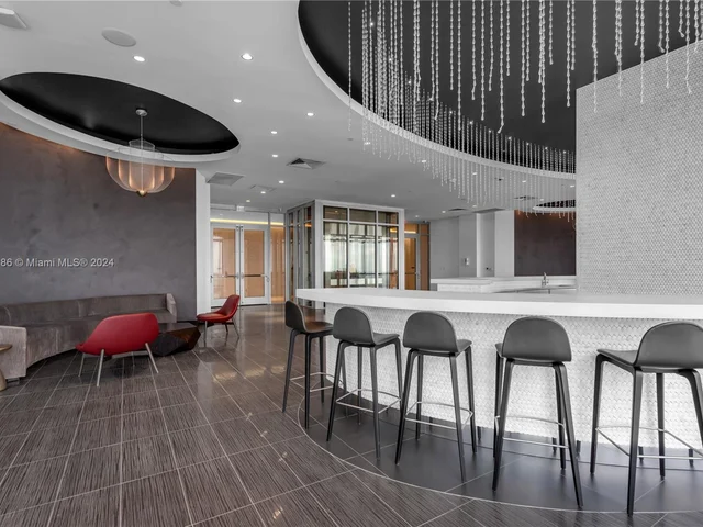 851 NE 1st Ave # 806, Miami FL 33132