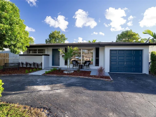 8410 NW 25th Ct, Sunrise FL 33322