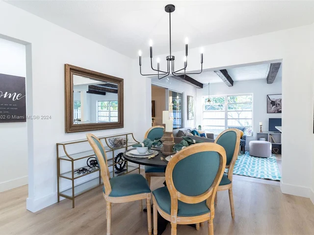 8410 NW 25th Ct, Sunrise FL 33322