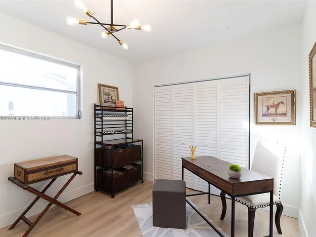 8410 NW 25th Ct, Sunrise FL 33322