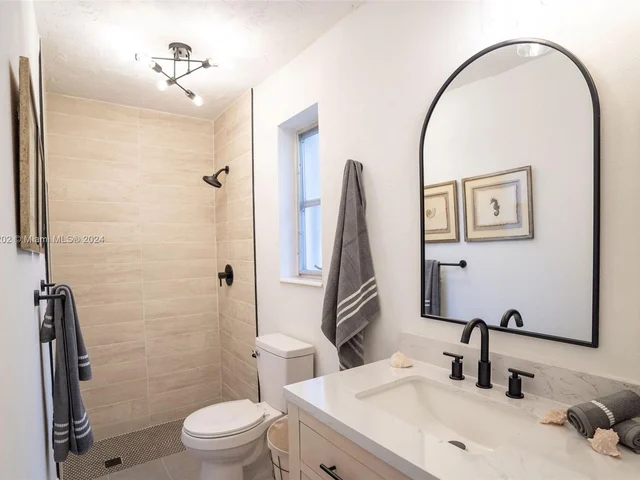 8410 NW 25th Ct, Sunrise FL 33322