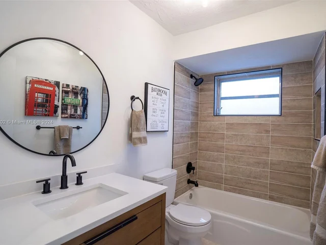 8410 NW 25th Ct, Sunrise FL 33322