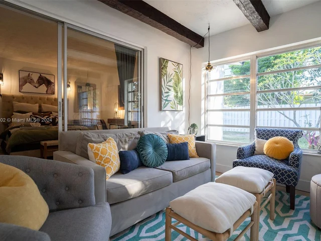 8410 NW 25th Ct, Sunrise FL 33322